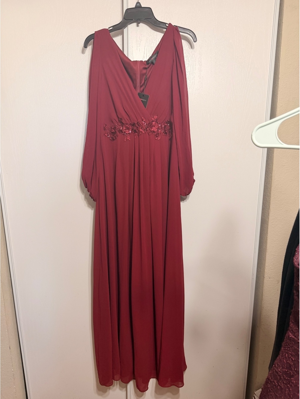 Ever-Pretty Women’s US14 Burgundy Formal Maxi Dress Floral Sequin Long Sleeve